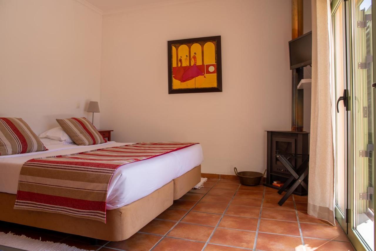 Vale De Ferreiros Guest House Abrantes Bagian luar foto