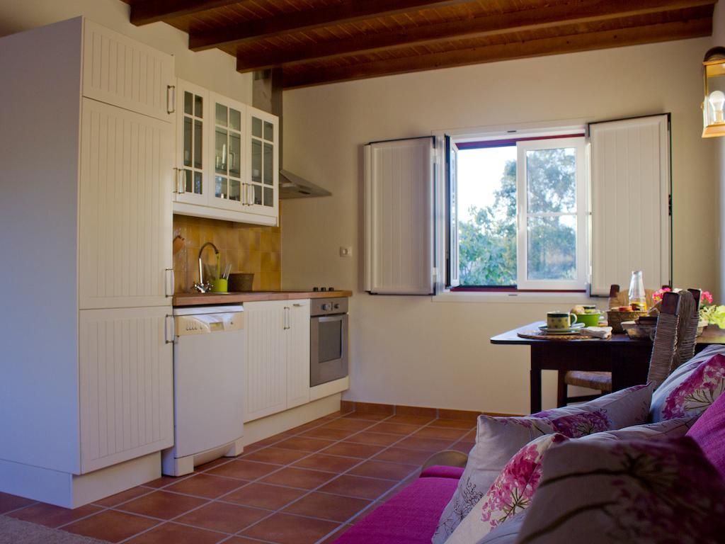 Vale De Ferreiros Guest House Abrantes Bagian luar foto